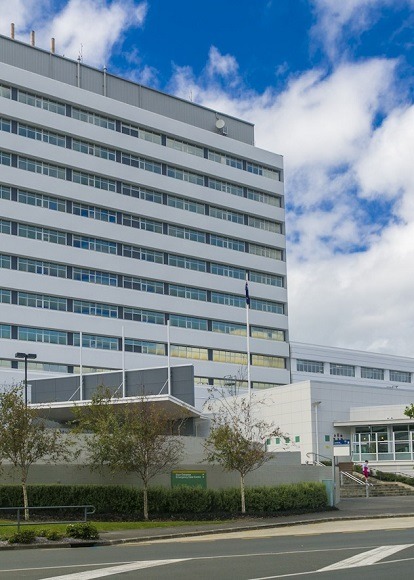 North Shore Hospital by Silkdnb
